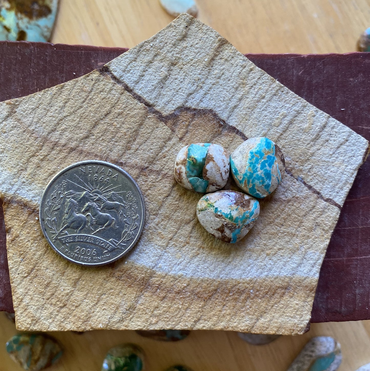 18 carats blue boulder-cut Stone Mountain Turquoise cabochons