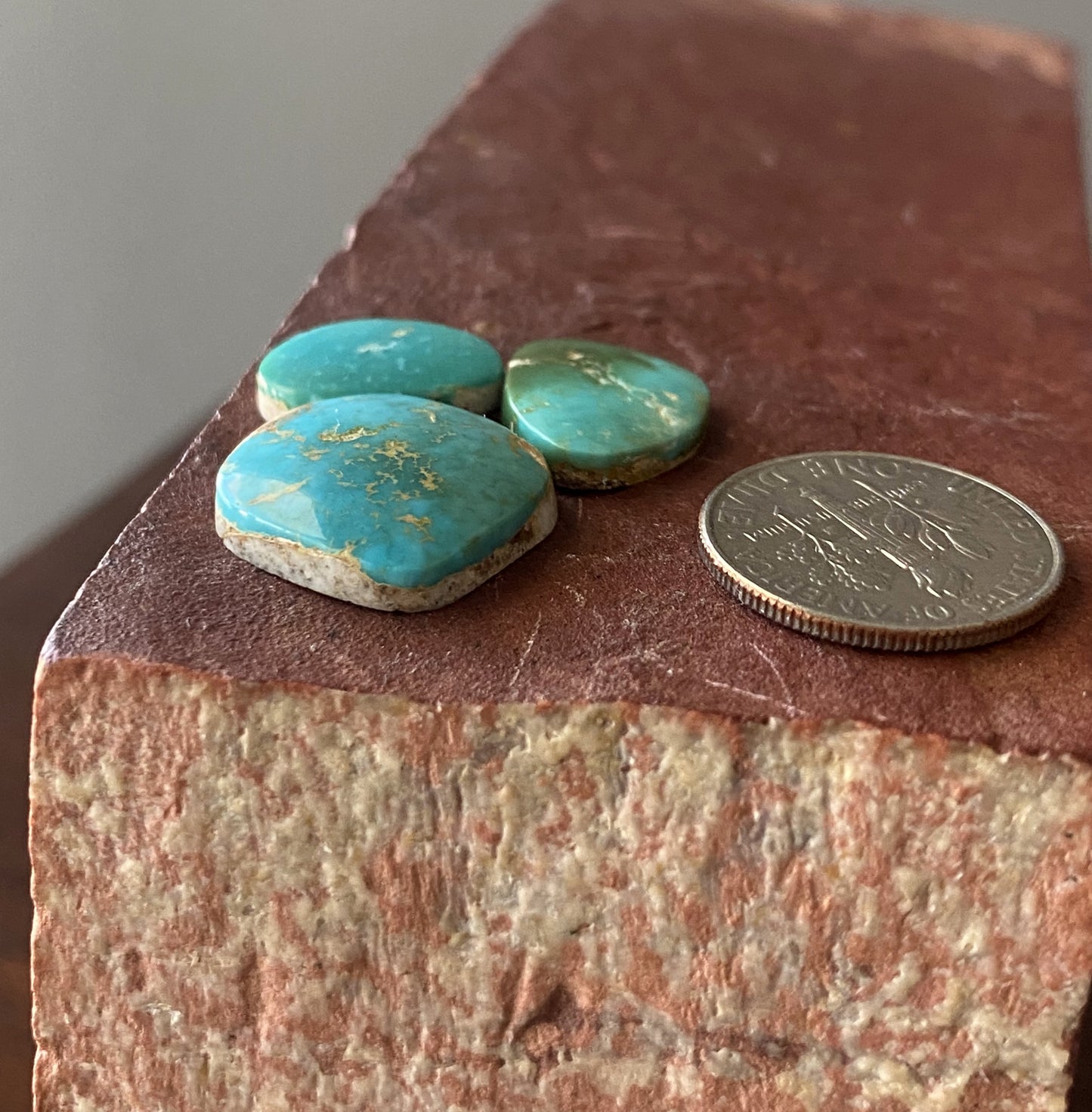 17 carats deep blue Stone Mountain Turquoise cabochons