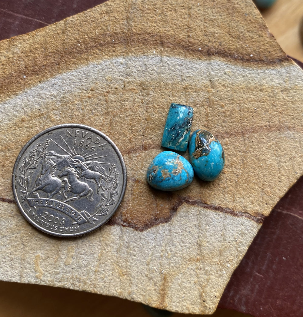 10 carats natural dark blue McGinnis Turquoise cabochons