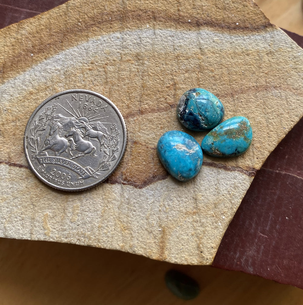 11 carats natural dark blue McGinnis Turquoise cabochons